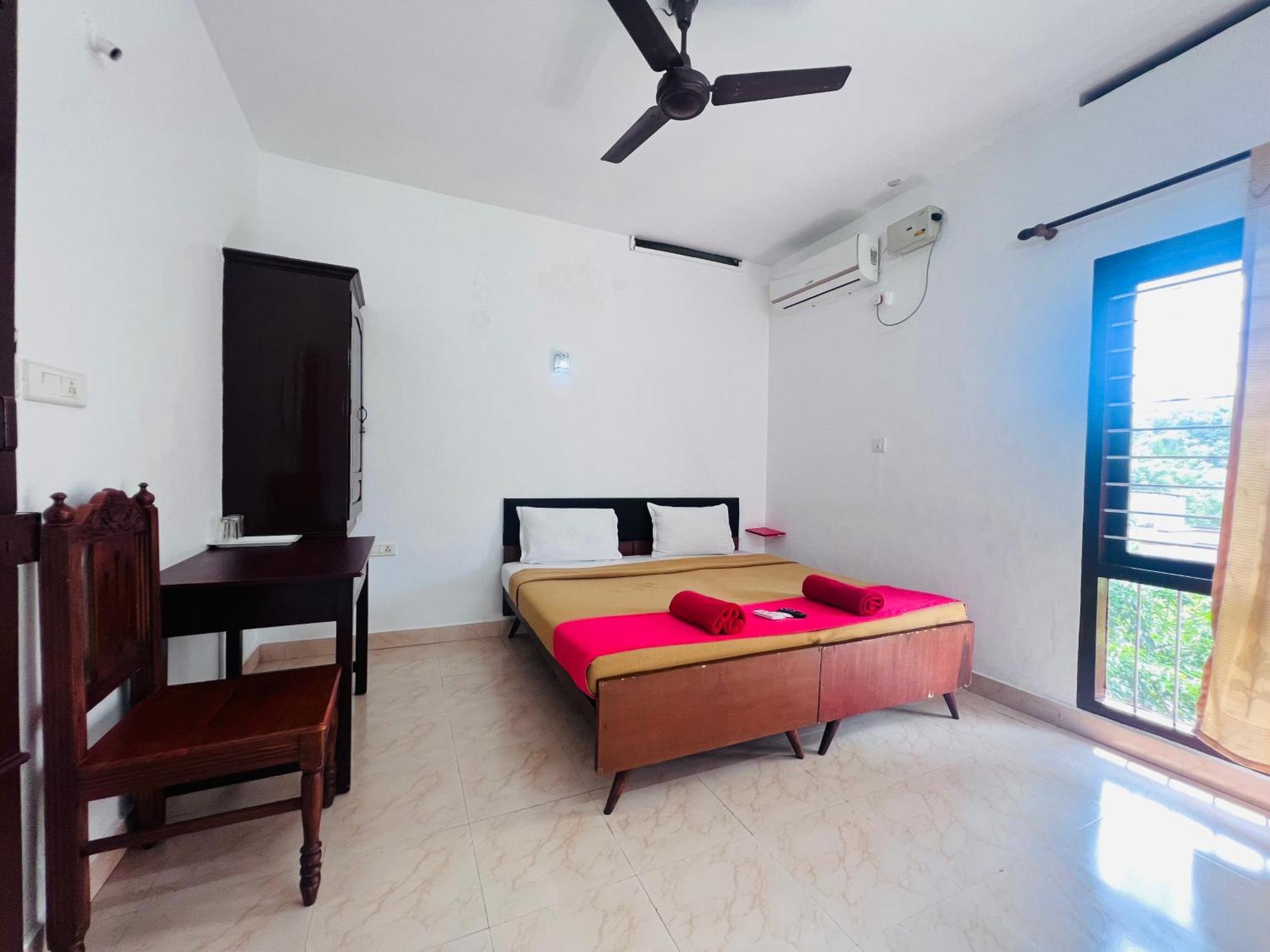 Hotel Sunday - Townhouse Club Airport Trivandrum トリバンドラム エクステリア 写真
