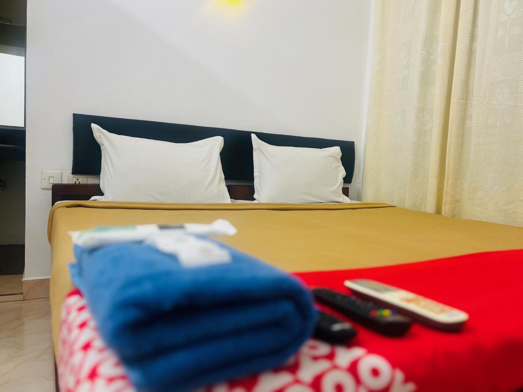Hotel Sunday - Townhouse Club Airport Trivandrum トリバンドラム エクステリア 写真